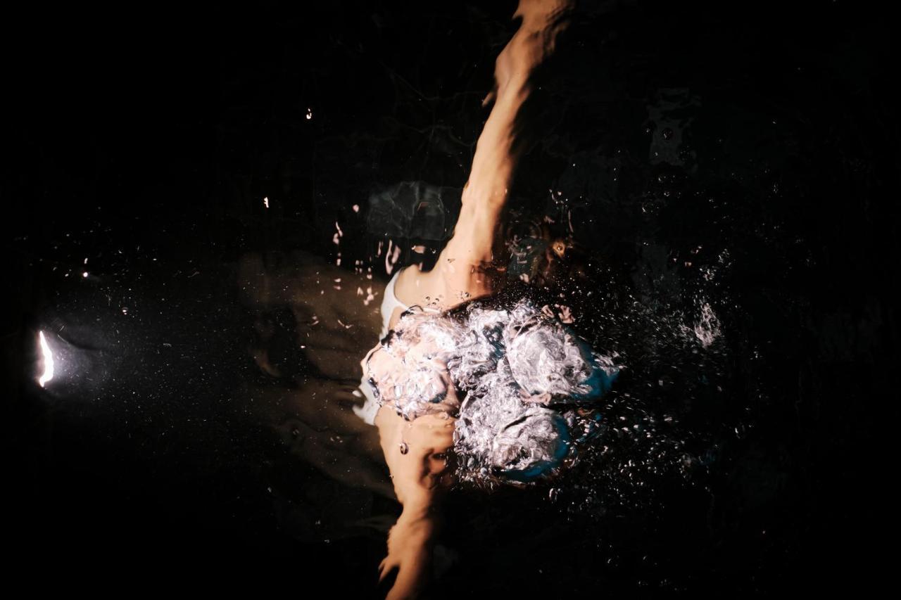 เอล ยอเรนซ์ ปาร์ก เดลา มาร์ Hotel ปัลมาเดมายอร์กา ภายนอก รูปภาพ A swimmer in the water