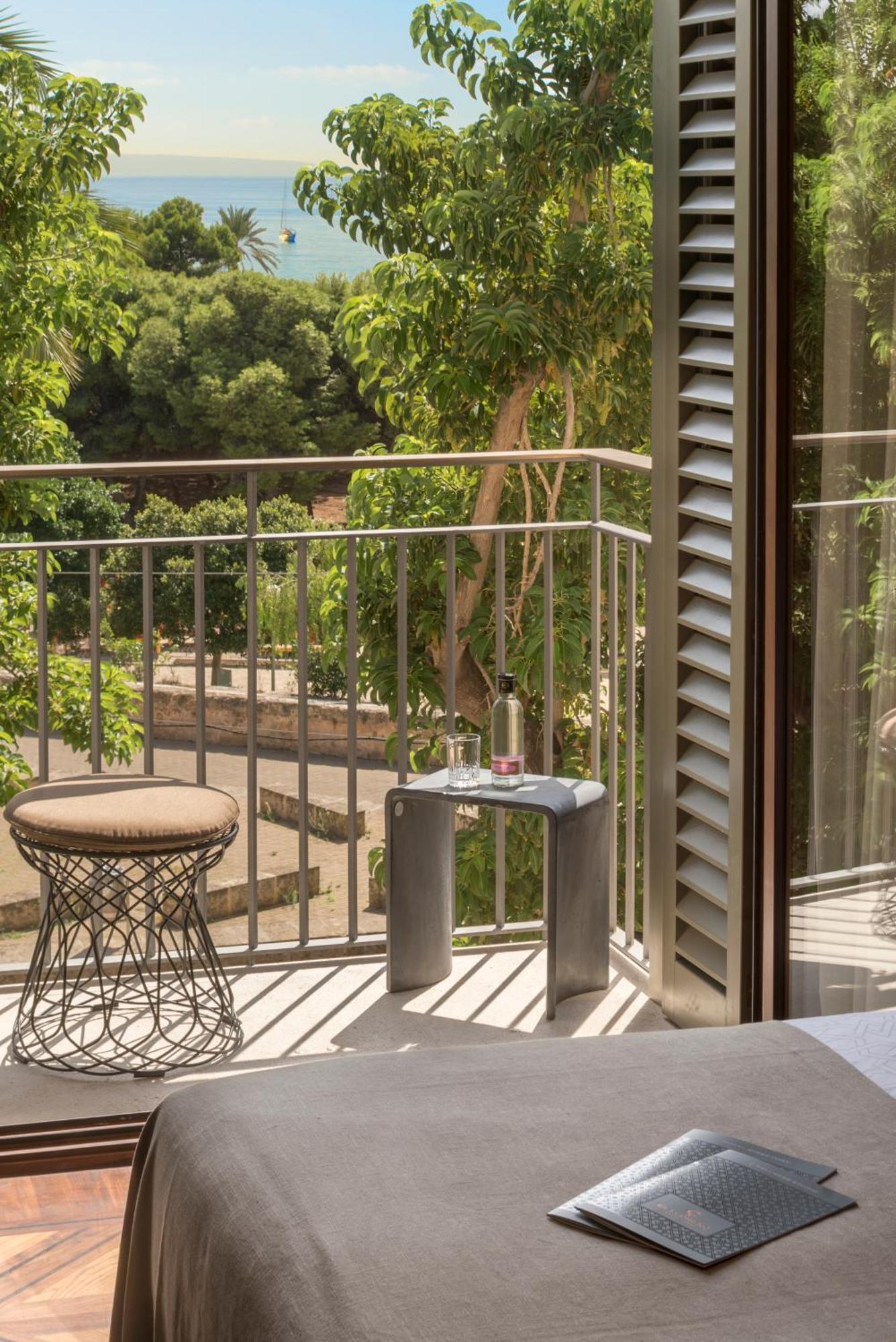 เอล ยอเรนซ์ ปาร์ก เดลา มาร์ Hotel ปัลมาเดมายอร์กา ภายนอก รูปภาพ A balcony