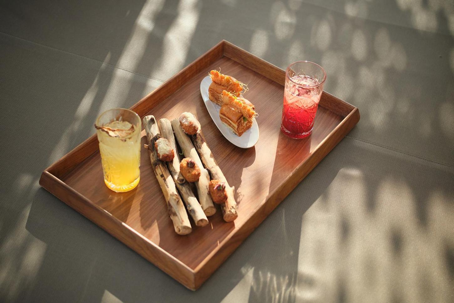 เอล ยอเรนซ์ ปาร์ก เดลา มาร์ Hotel ปัลมาเดมายอร์กา ภายนอก รูปภาพ A wooden tray